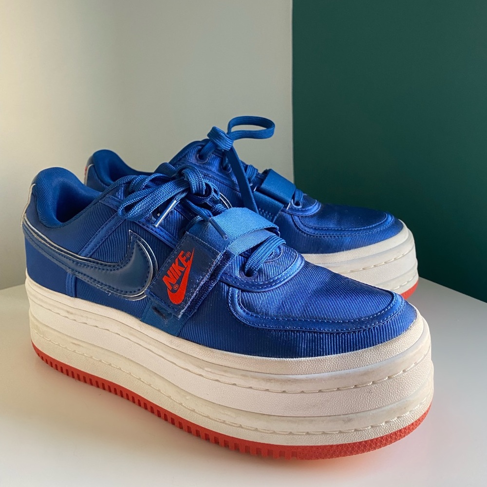 NIKE Vandal 2K Platform Sneaker (blue with red detailing)
